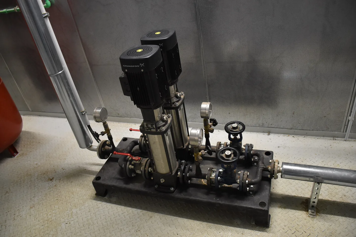 Grundfos ou Viega : quelle pompe de pression choisir