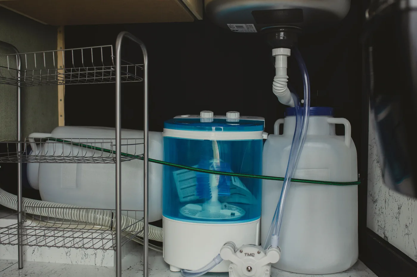 Installer un filtre à eau domestique : guide et règles