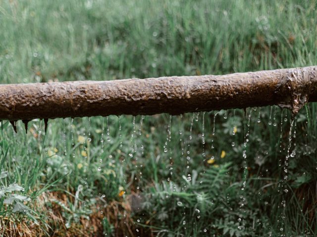 Désobstruction naturelle des canalisations : méthodes et limites