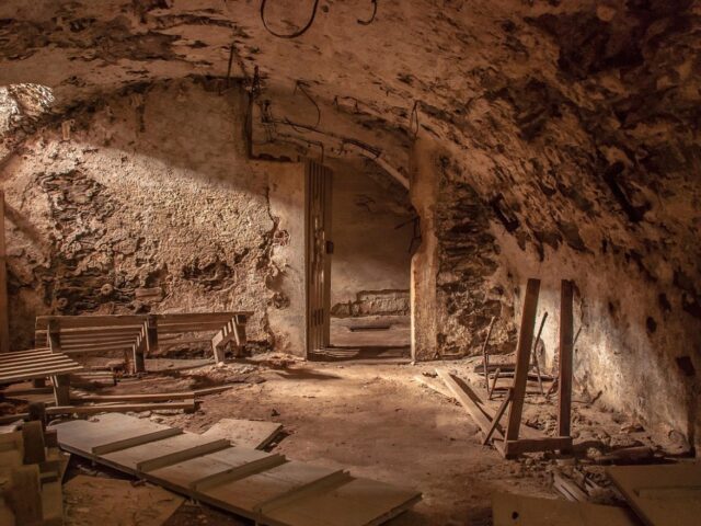 Pompe de relevage en cave : obligations, choix et vérifications